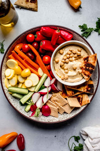 What to Eat with Hummus (25 Things to Dip in It)